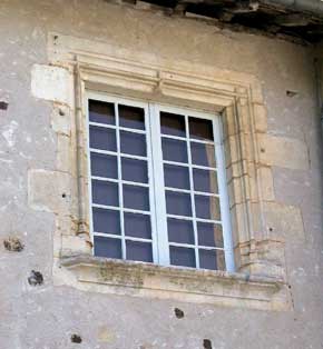 Détail d'une fenêtre à l'étage