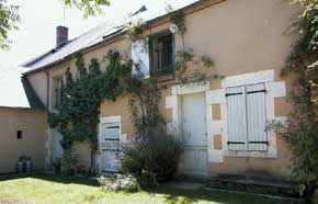 Maison en rez-de-chaussée avec étable